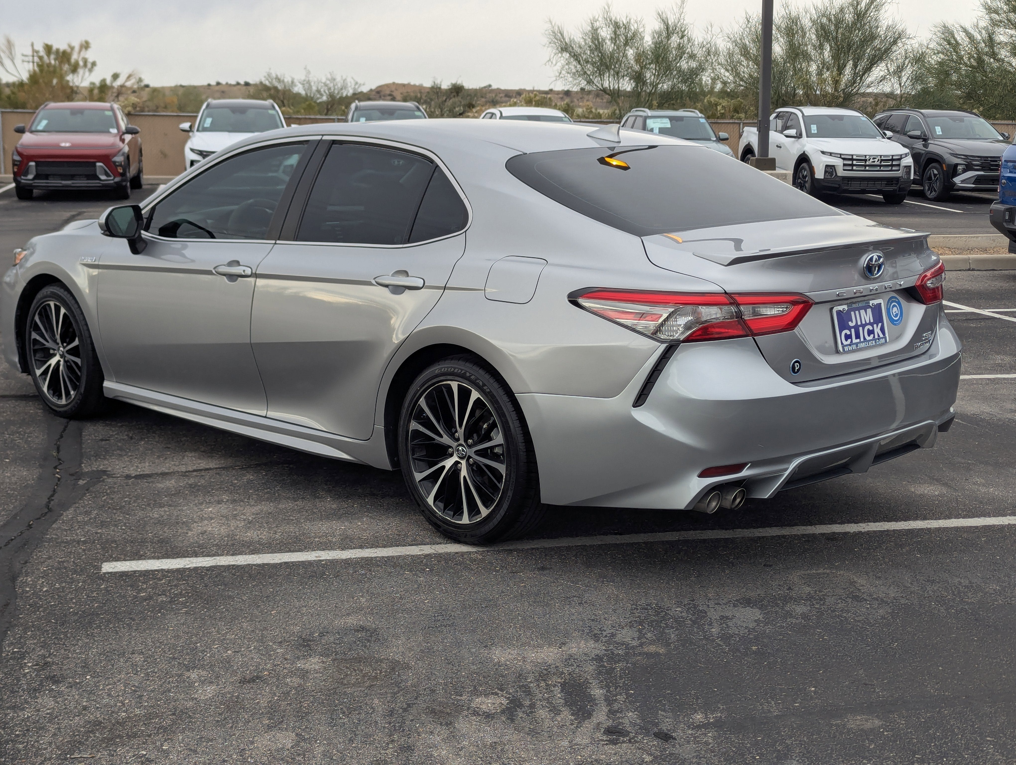 2019 Toyota Camry Hybrid SE