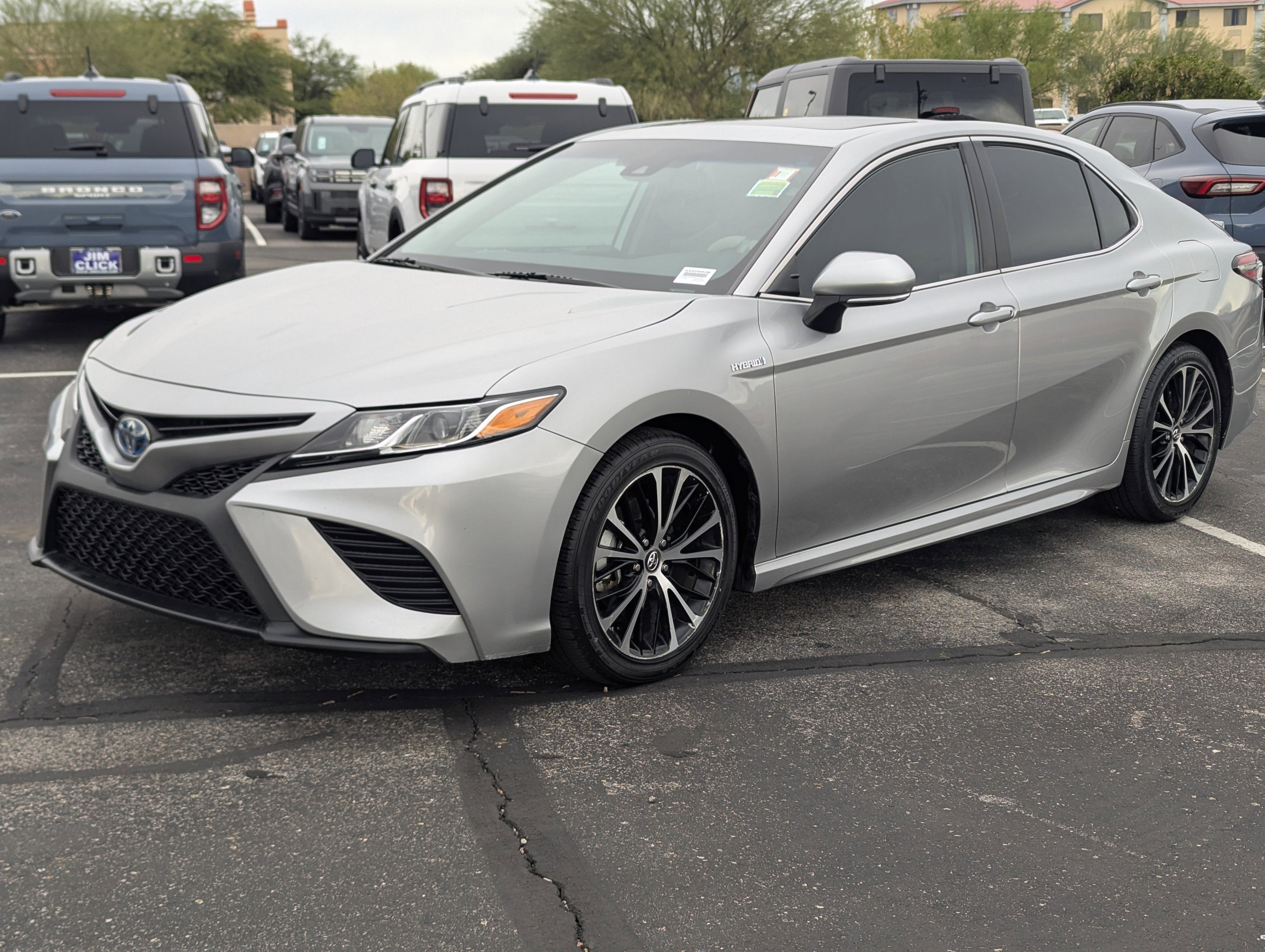 2019 Toyota Camry Hybrid SE
