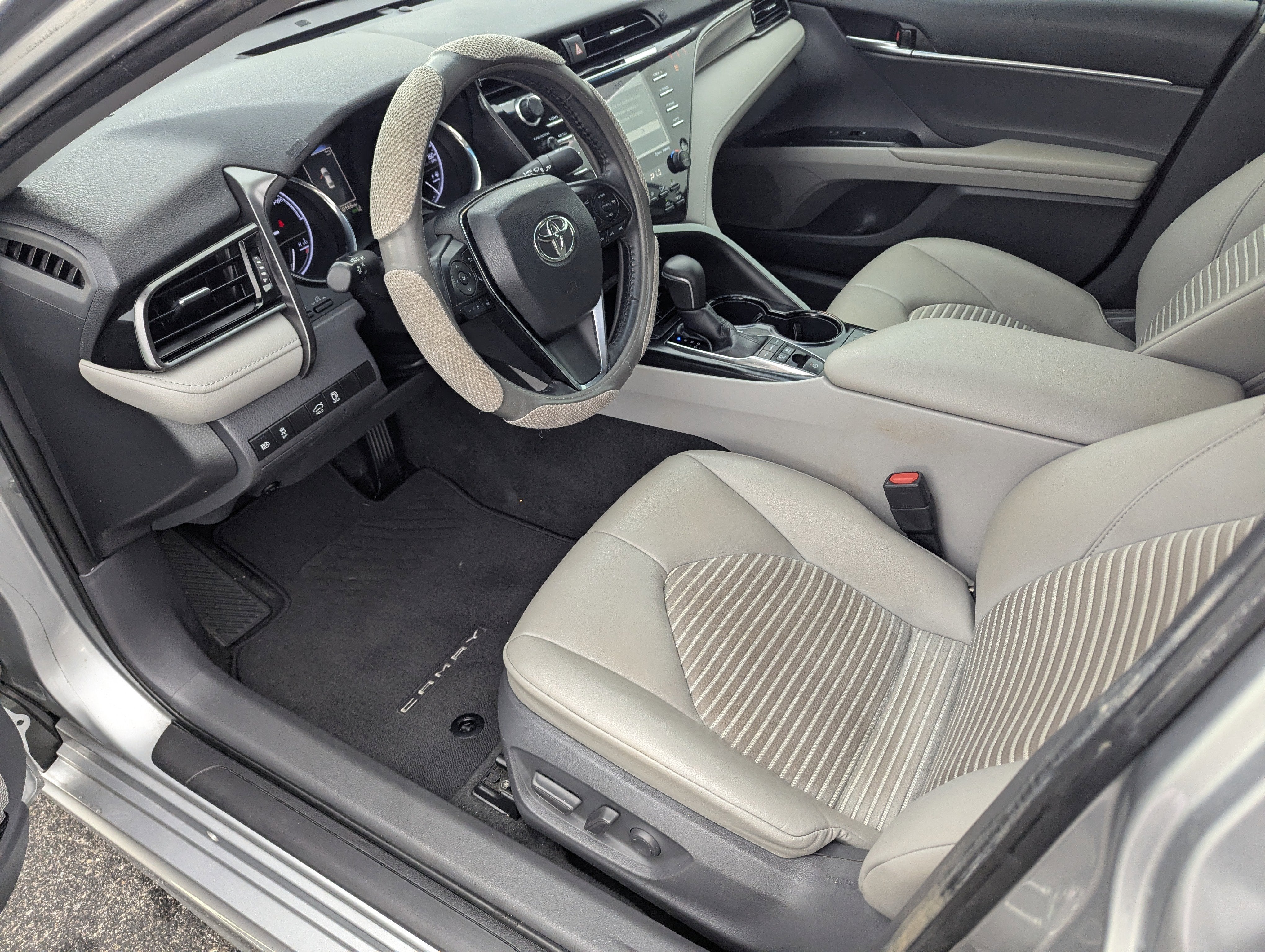 2019 Toyota Camry Hybrid SE