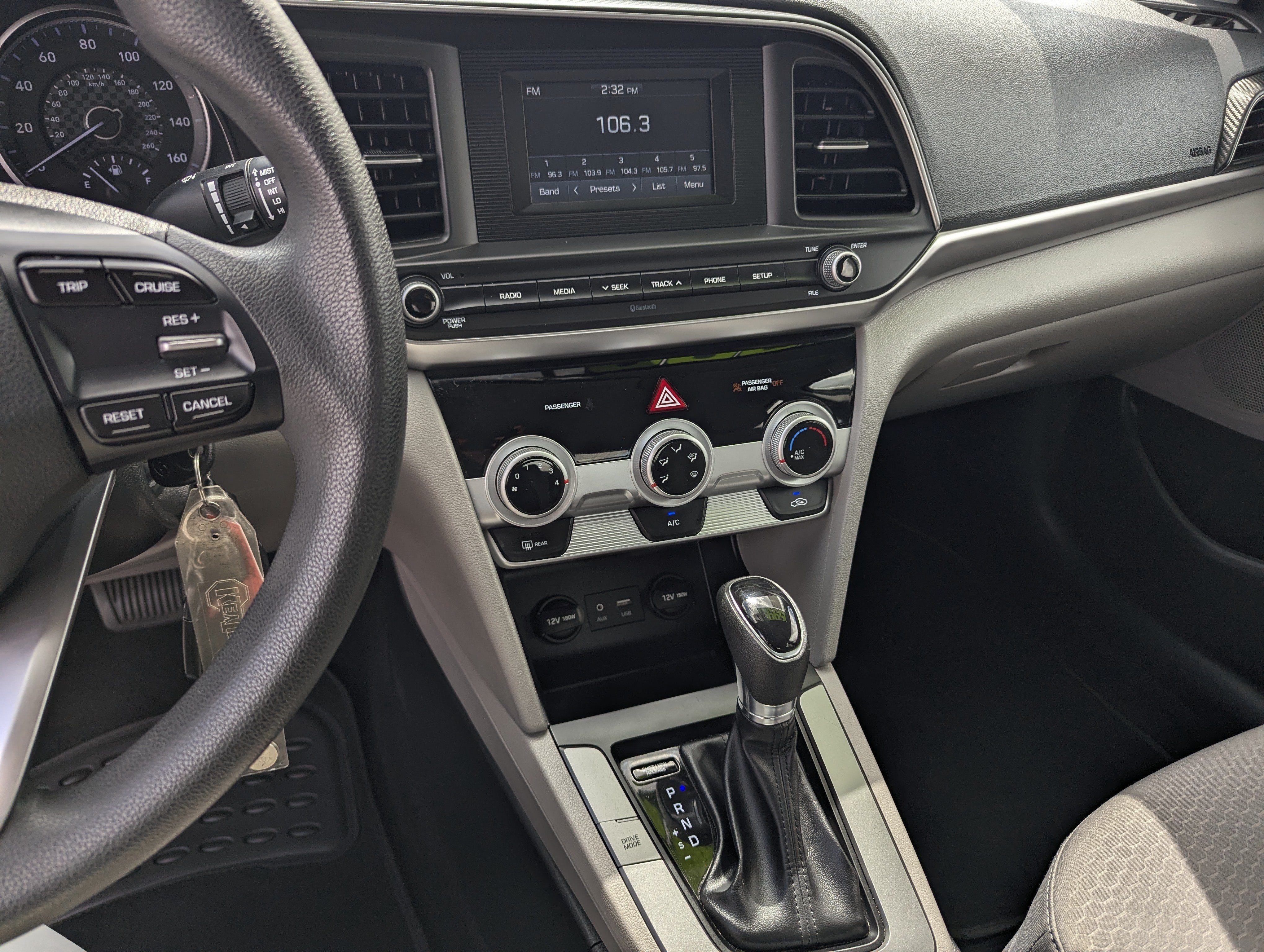 2019 Hyundai ELANTRA SE