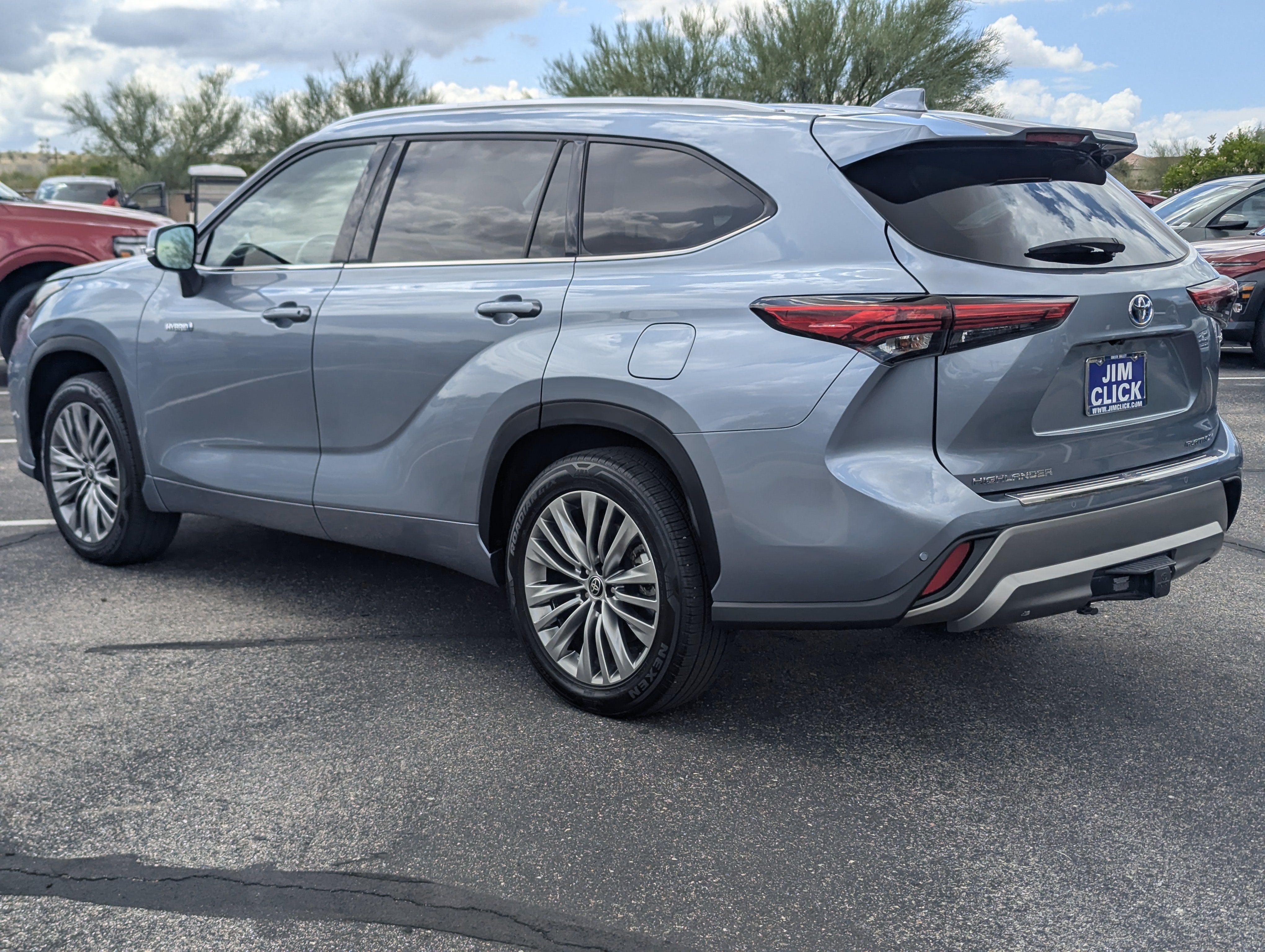 2021 Toyota Highlander Hybrid Platinum
