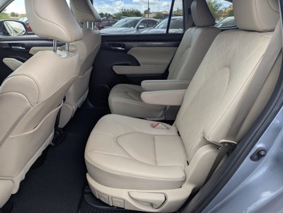 2021 Toyota Highlander Hybrid Platinum