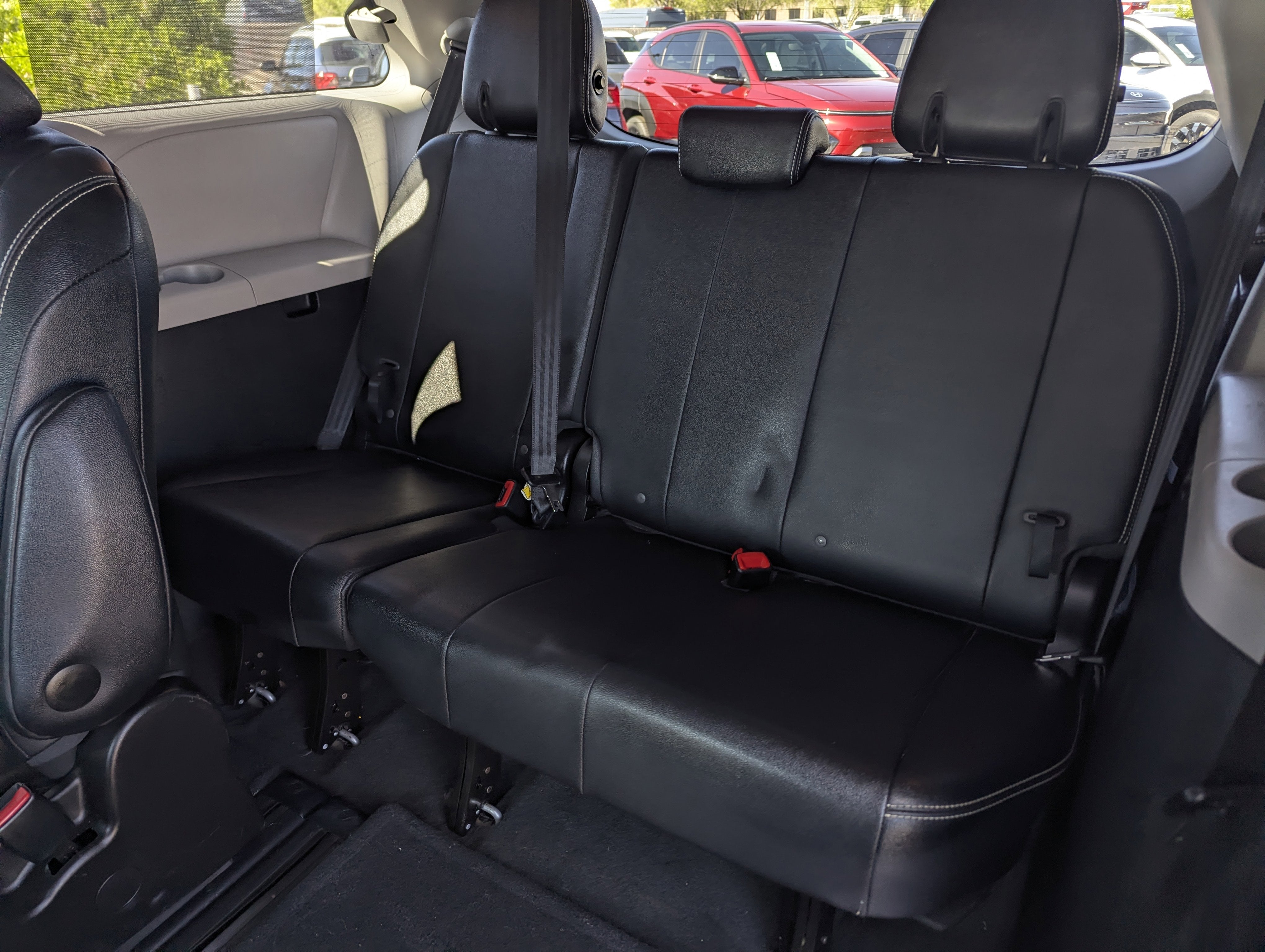 2015 Toyota Sienna SE Premium - Photo 8